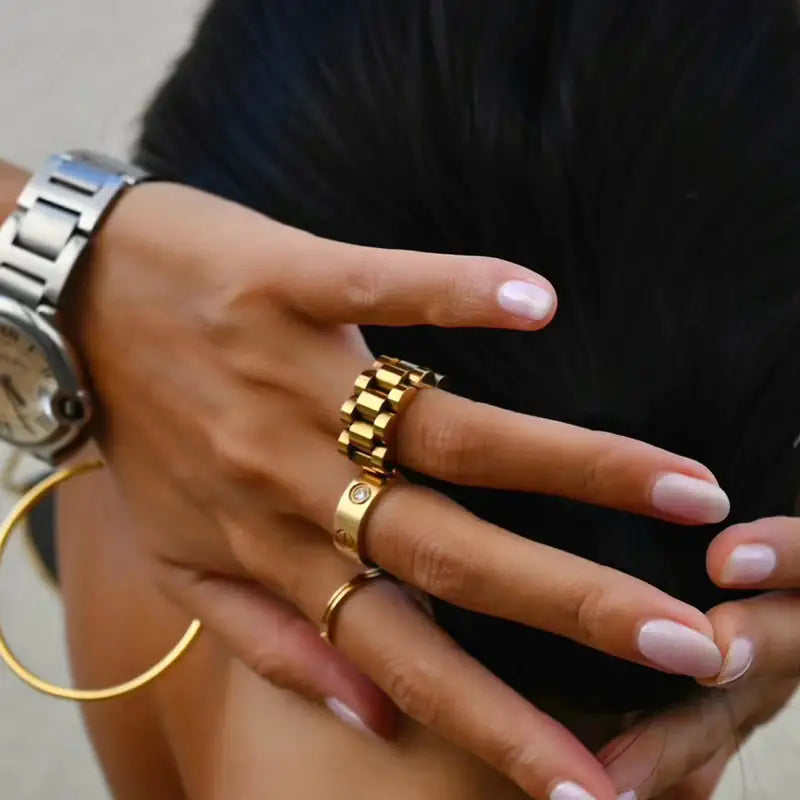 Elegant Gold Chain Ring